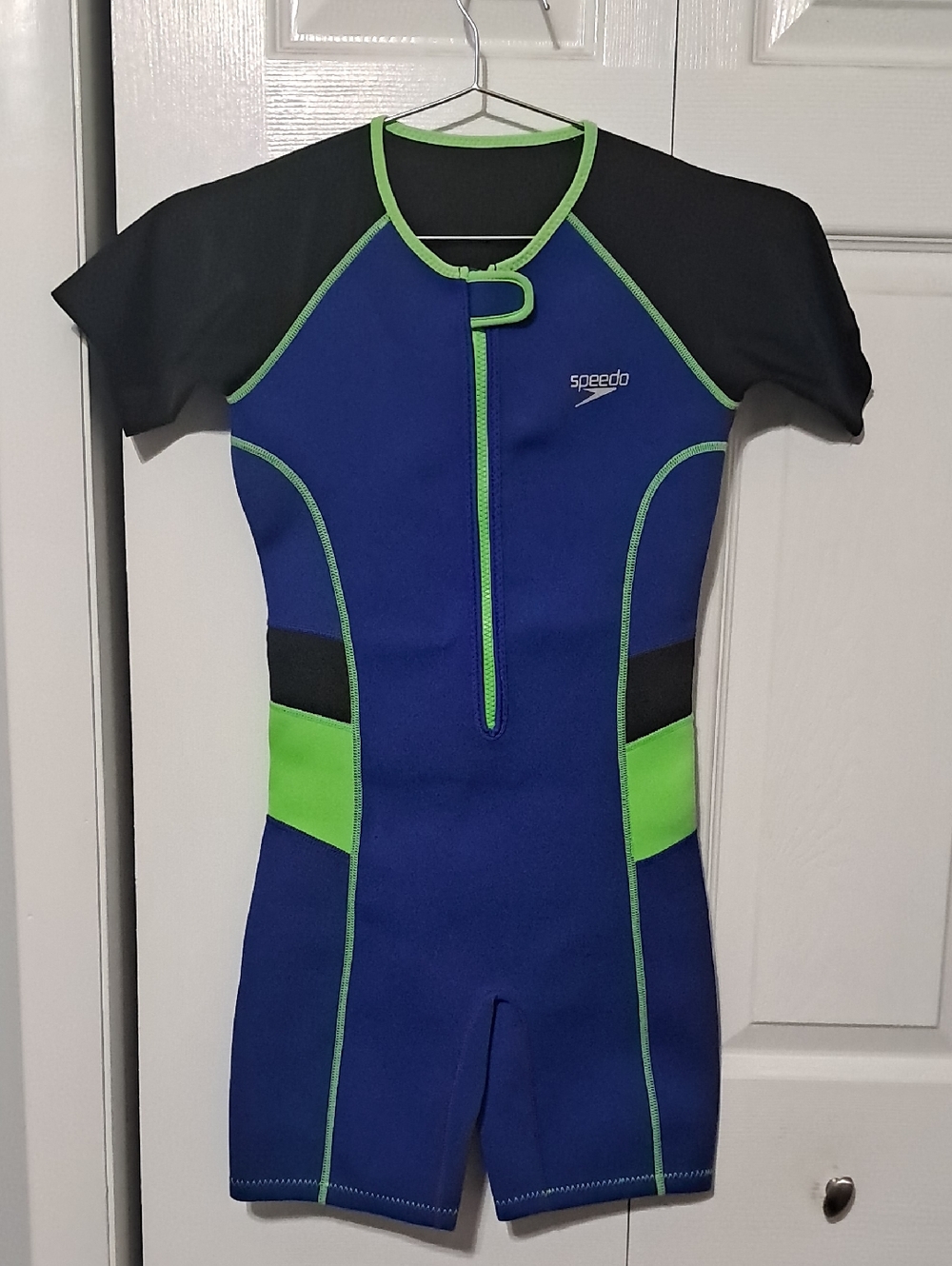 NWOT! Speedo Kids Neoprene-Blue & Green  Black Sleeves Unisex SIZE 9/10 70-85LBS